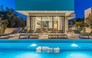 Pool - Gorgeous home in Medulin with private swimming pool, can be inside or outside (Medulin)