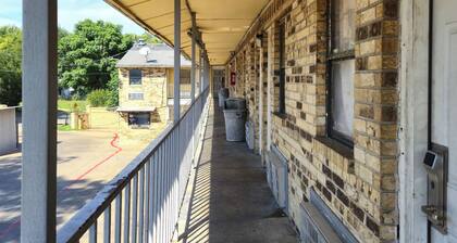 Mi Amor Inn & Suites By Hotel O Dallas Tx Hwy 352