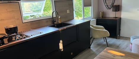 Køleskab, mikrobølgeovn, ovn, opvaskemaskine