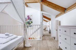 Fer et planche à repasser, Wi-Fi, literie fournie