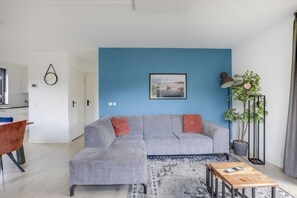 TV, fireplace, table tennis