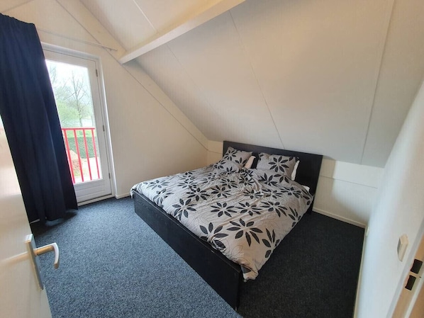 3 bedrooms, iron/ironing board, WiFi