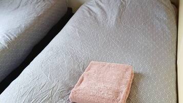 2 bedrooms, WiFi, bed sheets