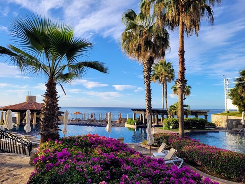 CABO 5-STAR RESORT OCEANVIEW-BEACHFRONT JR SUITE at Pueblo Bonito Sunset Beach