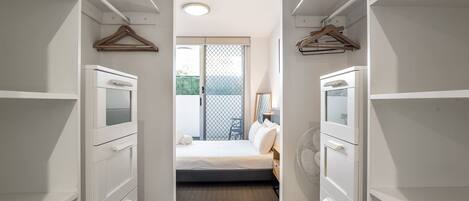 2 quartos, escrivaninha, Wi-Fi de cortesia, roupa de cama