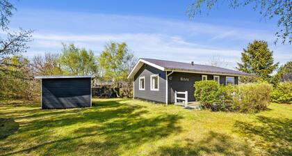 Amazing home in Glesborg with WiFi