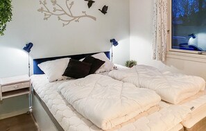 3 bedrooms, free WiFi - Amazing home in Glesborg with WiFi (Glesborg)