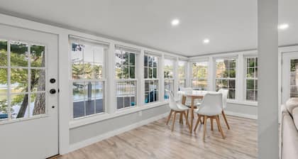 Easygoing Lakeside Stay | Plymouth, MA