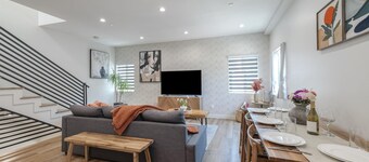 L.A Haven Georgous Townhome Garage Park