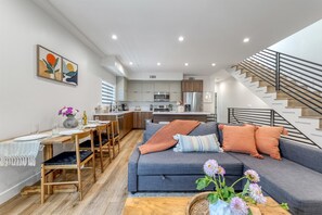 Superior Apartment, 3 Bedrooms, Pets Allowed, City View | Living area