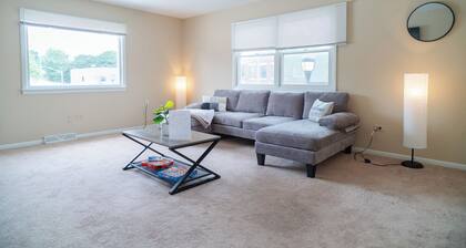 Modern Rooftop Retreat in Downtown Mundelein