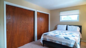 3 habitaciones, tabla de planchar con plancha, wifi y ropa de cama