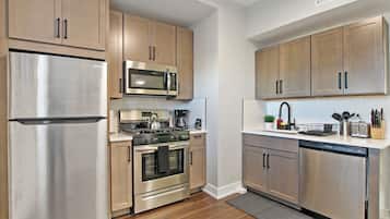 Junior Apartment, 2 Bedrooms | Private kitchen