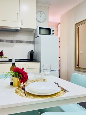 Microones i placa de cuina