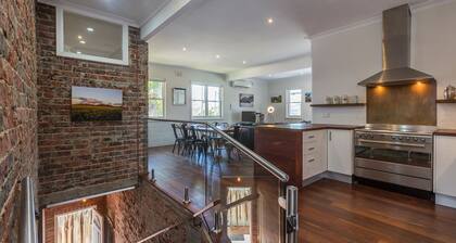 UrbanStyle Claremont Apartment