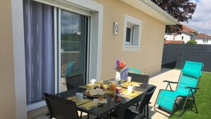Outdoor dining - Gite Montanet - MEES (MEES)