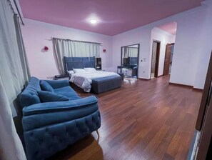 4 bedrooms, WiFi, bed sheets