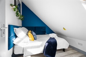 2 bedrooms, iron/ironing board, Internet, bed sheets