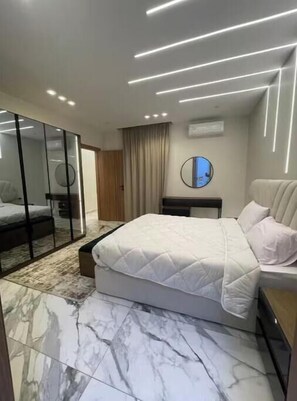 8 bedrooms, WiFi