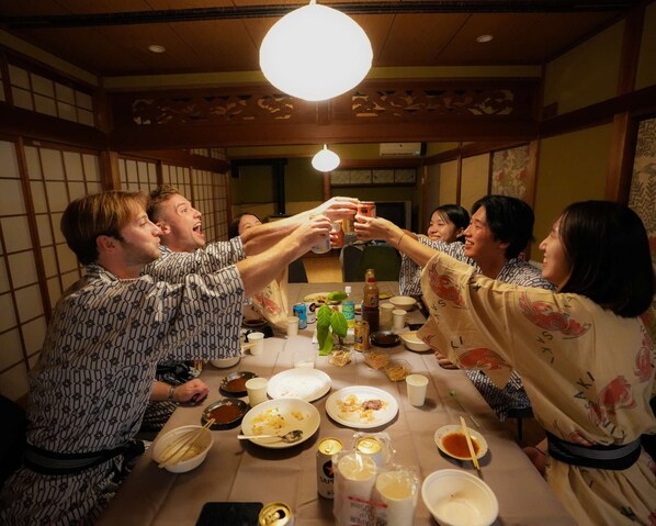 تناول الطعام