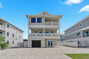 House (6 Bedrooms) | Interior - Gulf Views, Pool, Rooftop Lounge & Private Beach Heavenly Day by Avantstay (Panama City Beach)