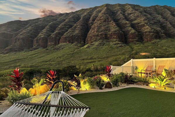 Interior - Sleeps 16, 2 Homes Ocean Views, Shared Pool + Gym, Near the Beach Avantstay (Waianae)