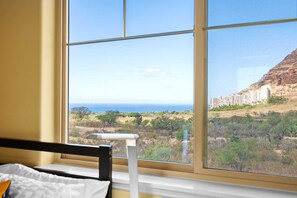 House (6 Bedrooms) | Interior