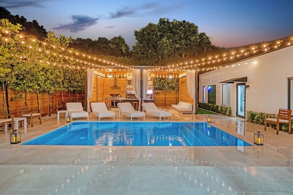 Outdoor pool, a heated pool
