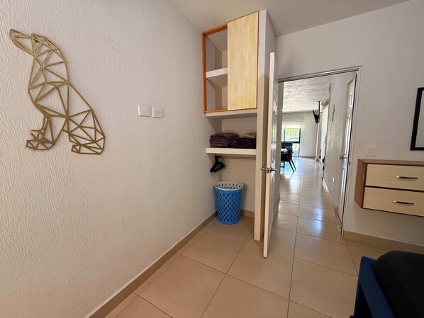 House, Multiple Beds, Pool Access, Pool View (Ivarica 1522)