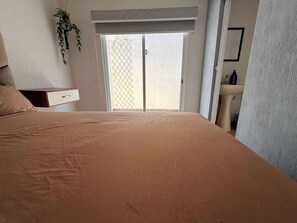 House, Multiple Beds, Pool Access, Pool View (Ivarica 1522)