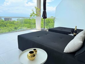 Apartment, Multiple Beds, Pool Access, Ocean View (Bolongo 302) | Property grounds