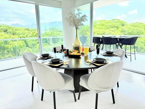 Appartement, Plusieurs lits, accĂšs Ă la piscine, vue sur lâocĂ©an (Bolongo 302) | Vue de la chambre