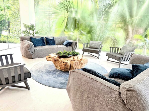 Apartment, Multiple Beds, Pool Access, Ocean View (Bolongo 005) | Living area