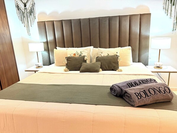 Apartment, Multiple Beds, Pool Access, Ocean View (Bolongo 005) | 4 bedrooms, individually decorated, individually furnished