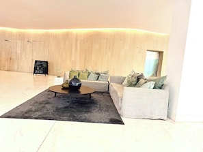 Apartment, Multiple Beds, Pool Access, Ocean View (Bolongo 005) | Lobby