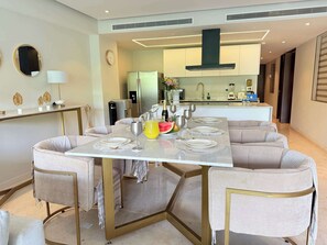 Apartment, Multiple Beds, Pool Access, Ocean View (Bolongo 005) | Dining