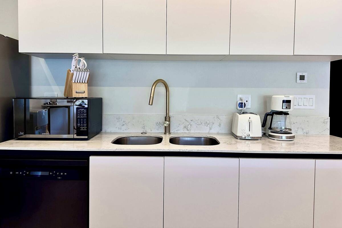 Apartment, Multiple Beds, Pool Access, Ocean View (Bolongo 005) | Private kitchen | Coffee/tea maker