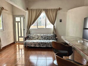 Căn hộ, 1 giường cỡ king và sofa giường, sân hiên, quang cảnh thành phố (Departamento 1BR) | Khu phòng khách