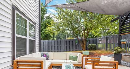 Upscale Artsy Bungalow-Walk away to Unity Park