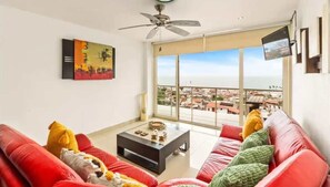 Apartment, Multiple Beds, Balcony, Ocean View (Rich Coast 2) | Living area