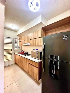 Maison, plusieurs lits, accès piscine, vue piscine (Diamante 16) | Cuisine privée