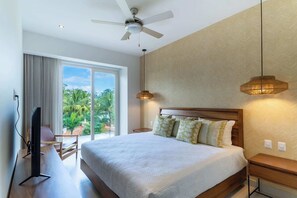 Leilighet, flere senger, adgang til basseng, havutsikt (Pavilion 305) | Utsikt fra rommet