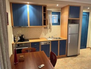 Mikroaaltouuni, uuni, liesi