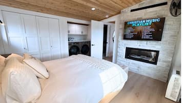 2 makuuhuonetta, silitysrauta/-lauta, ilmainen Wi-Fi, vuodevaatteet