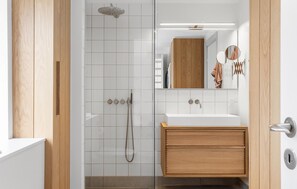 Shower - 2 bedroom gorgeous home in Sønderborg (Sønderborg)