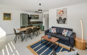 TV - 2 bedroom stunning apartment in Cannes (Cannes)