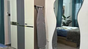 1 chambre, bureau, fer et planche Ă  repasser, Wi-Fi gratuit