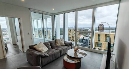 Charming 2 bedroom APT overlooking Accor Stadium