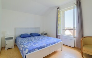 3 bedrooms, travel cot, free WiFi