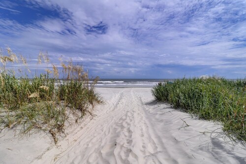 Great Kiawah Night Heron Cottage, Closest to Beach! Bring your Pup!